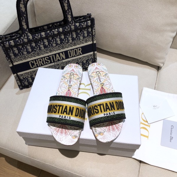 Dior shoes109