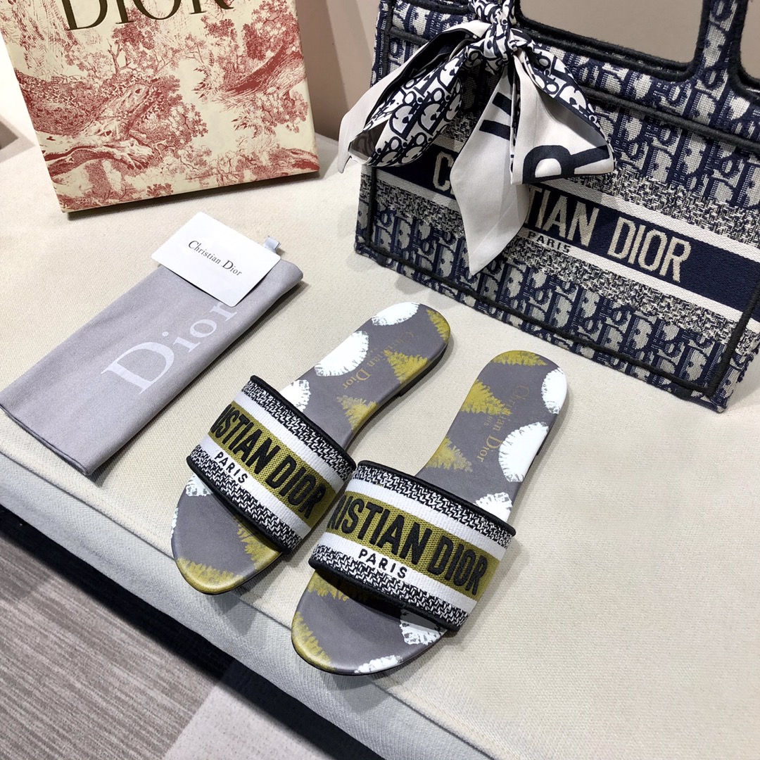 Dior shoes172