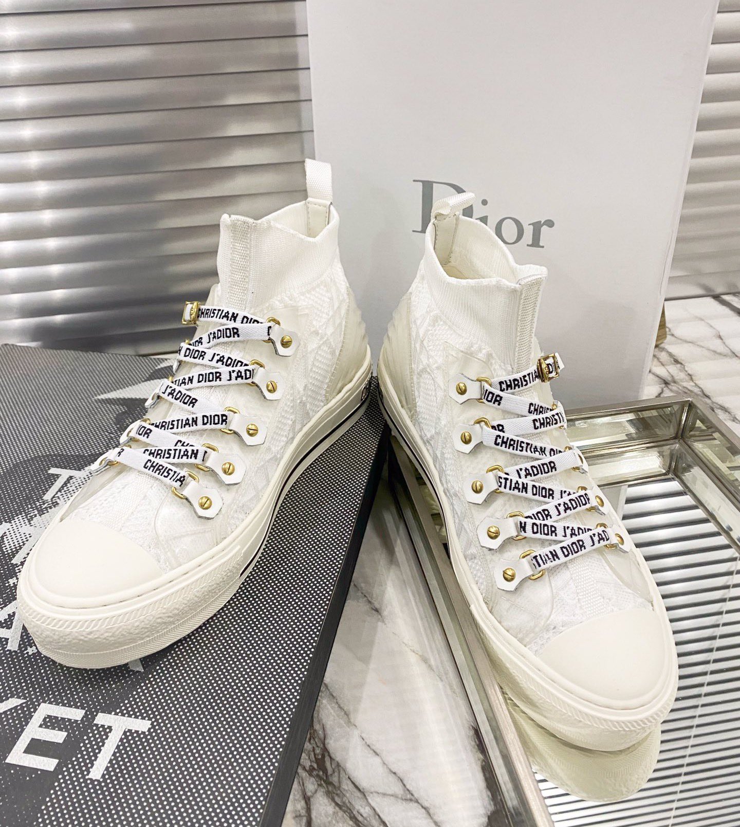 Dior shoes433