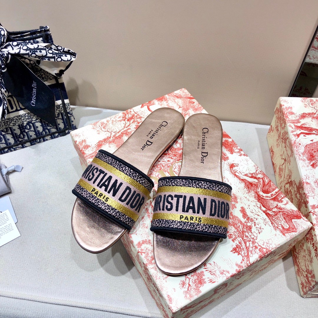 Dior shoes183