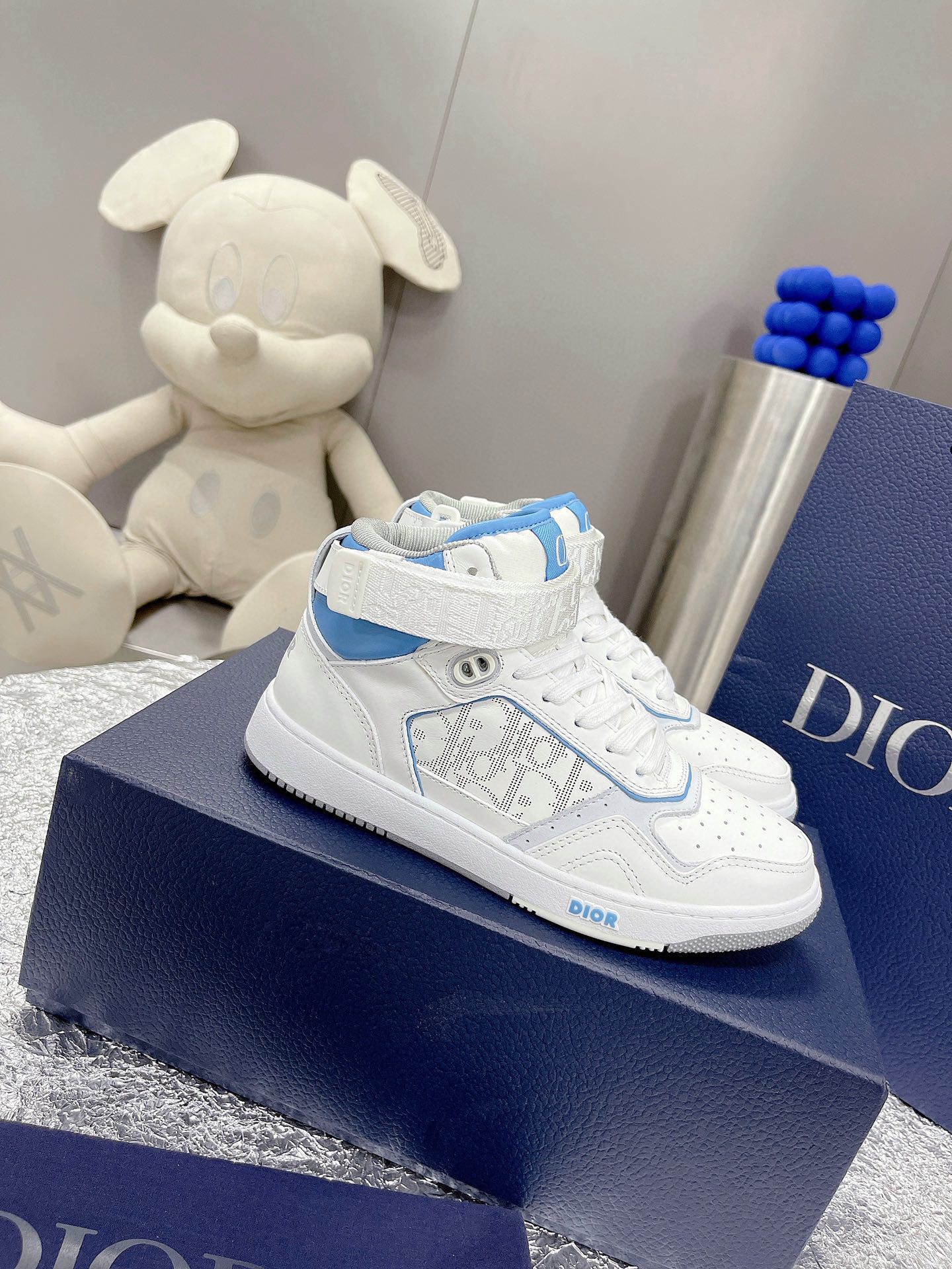 Dior shoes328