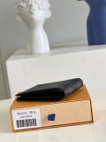 M64002