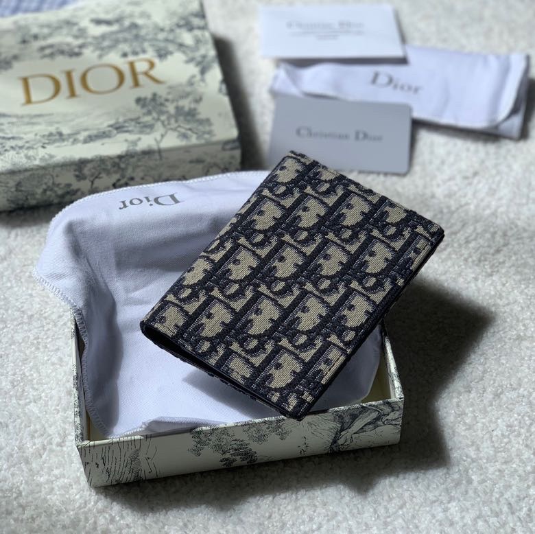 Dior wallet36