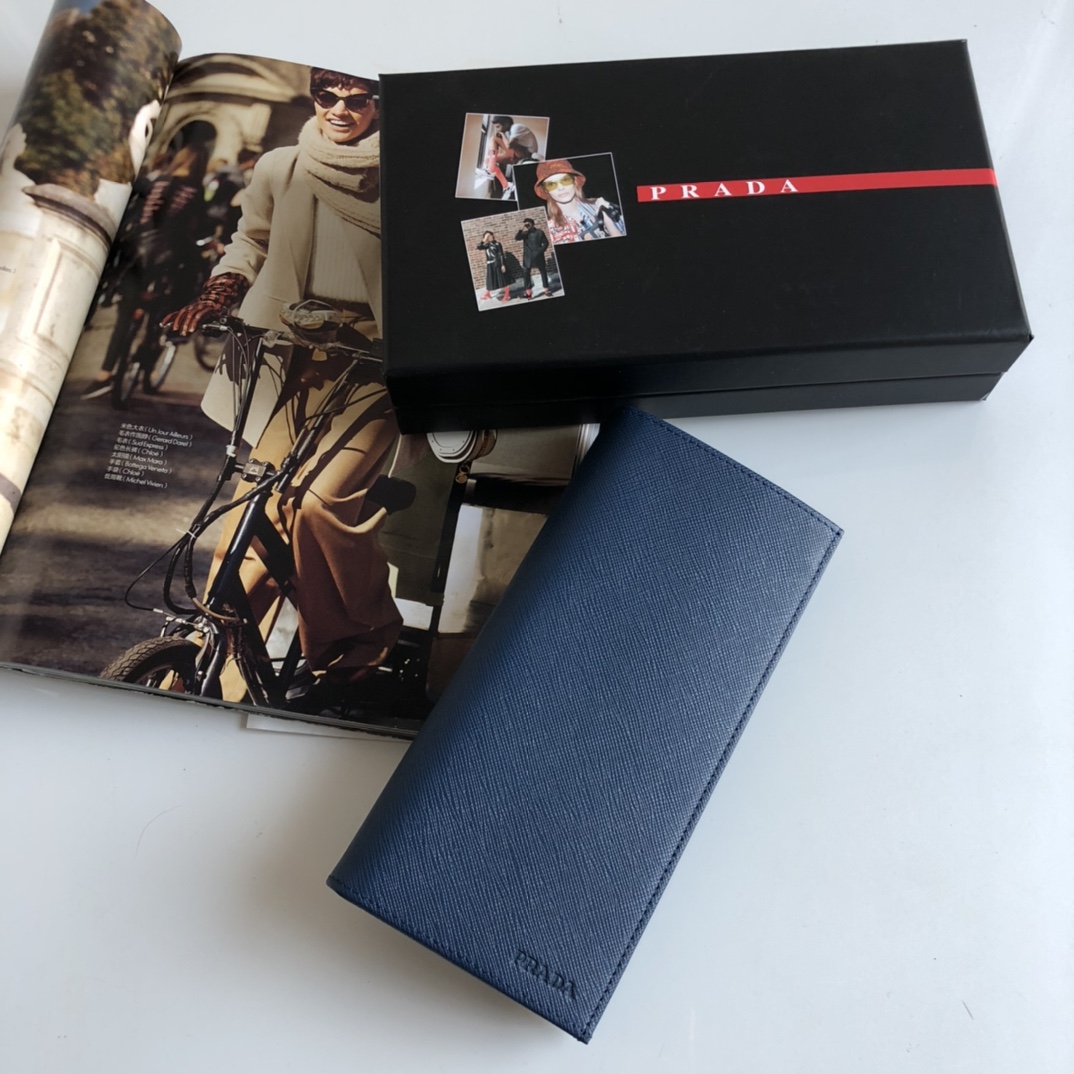 Prada wallet 137