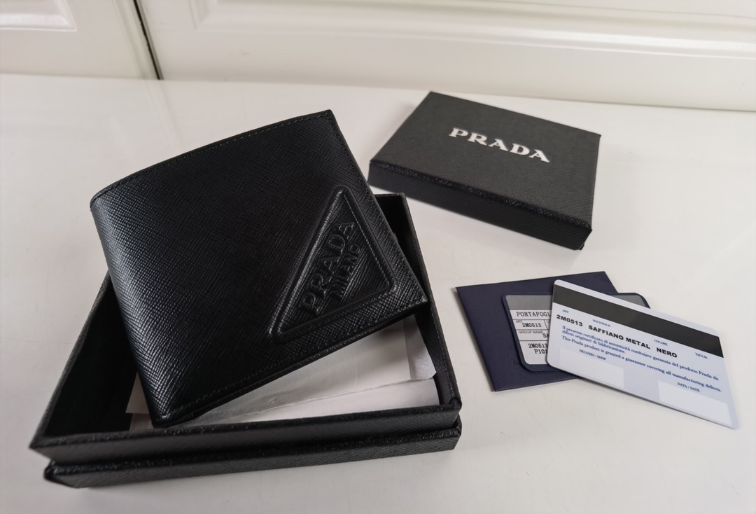 Prada wallet 8