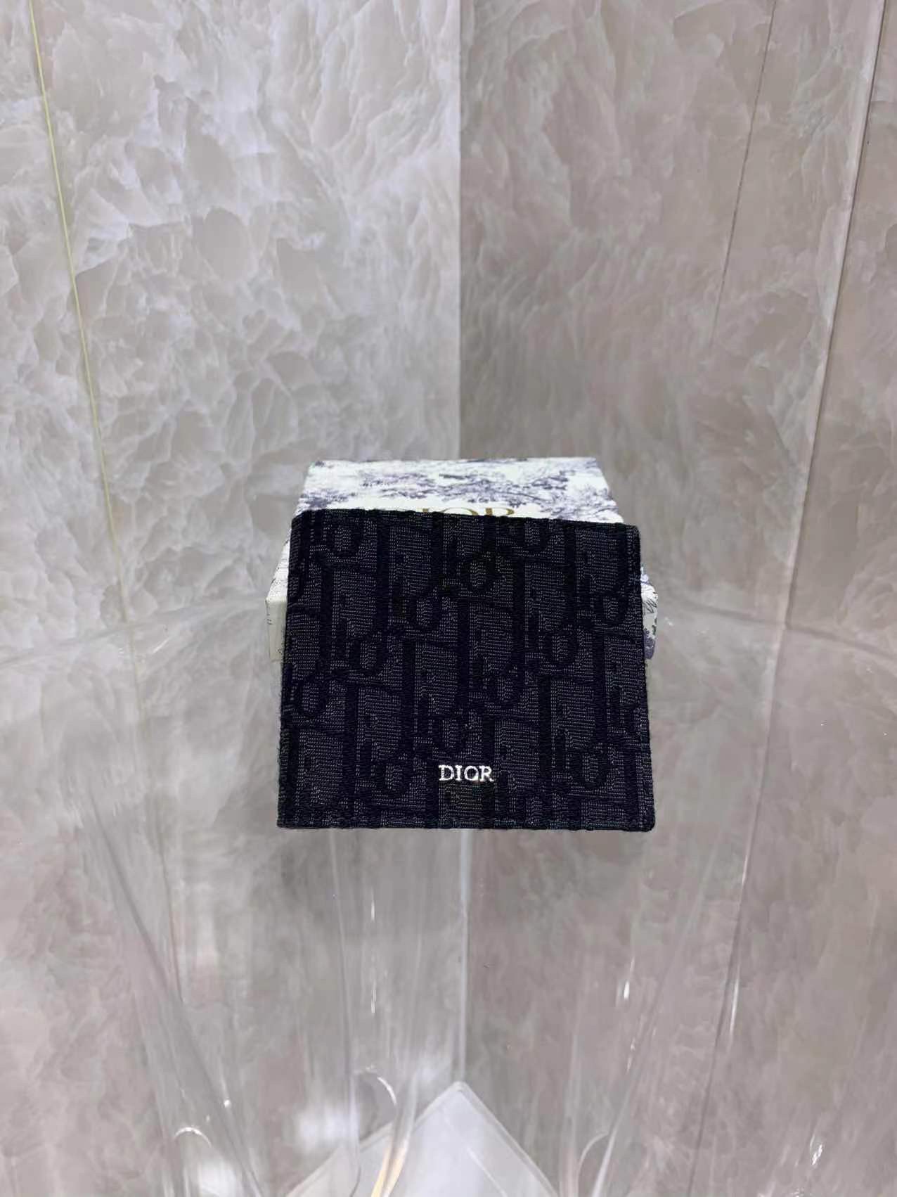 Dior wallet90