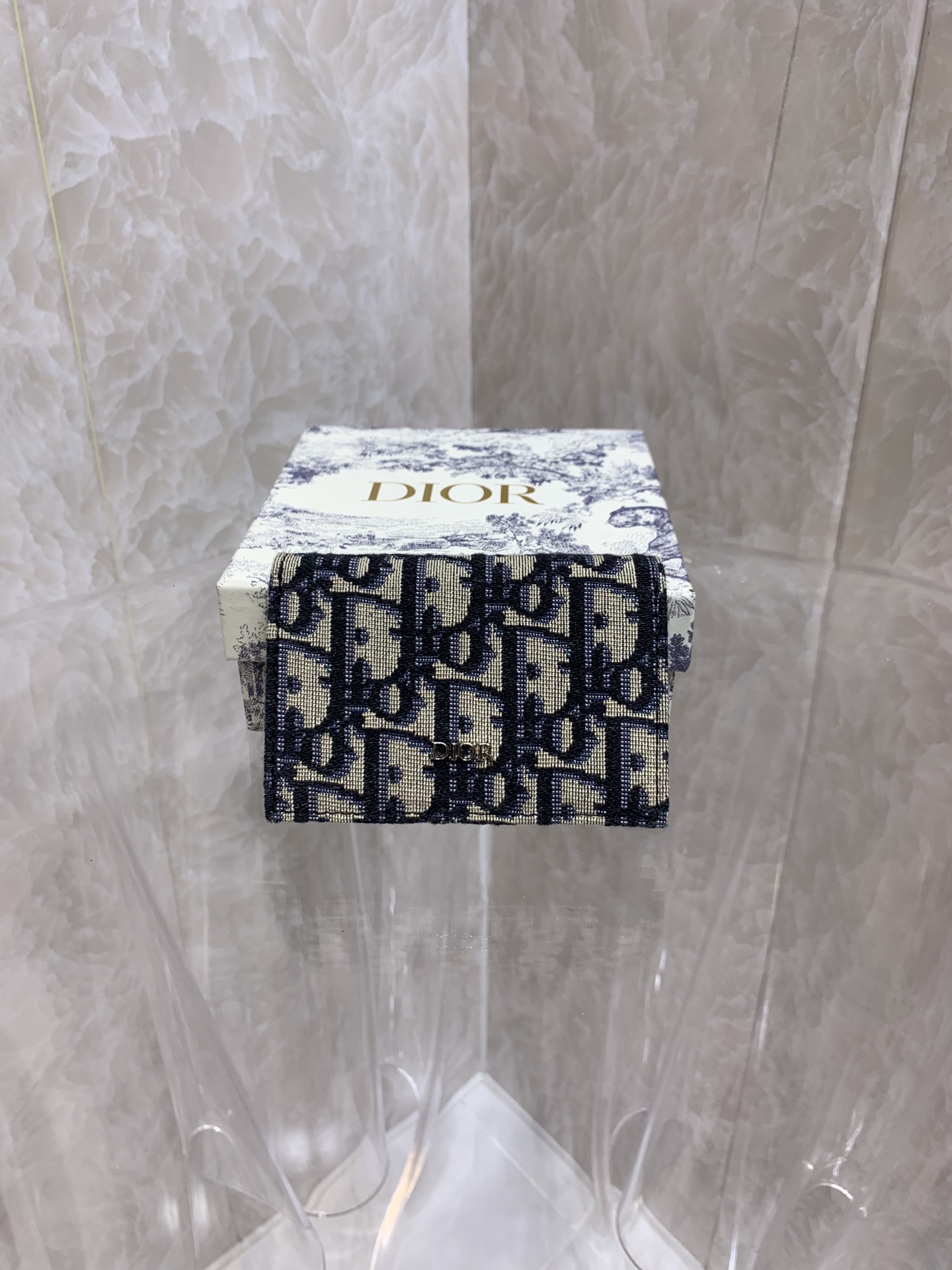 Dior wallet102