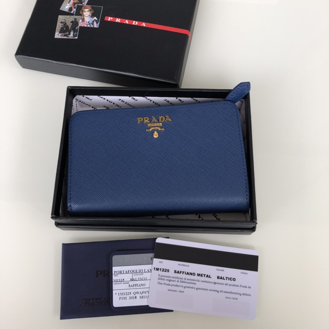 Prada wallet 31