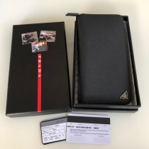 Prada wallet 82