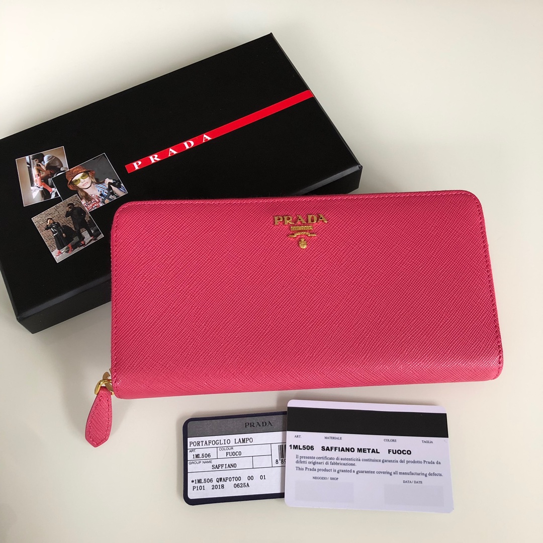 Prada wallet 44