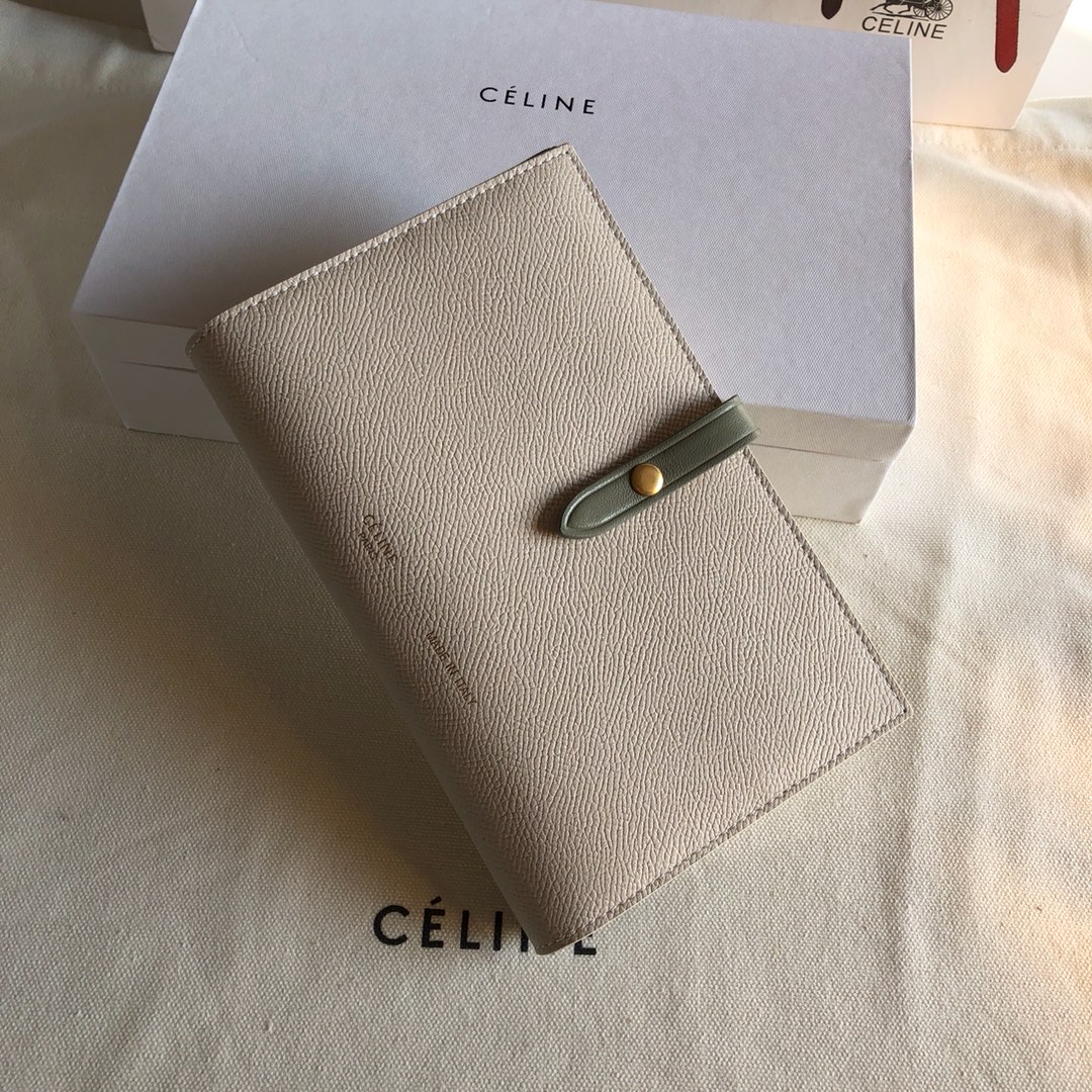 Celine wallet51