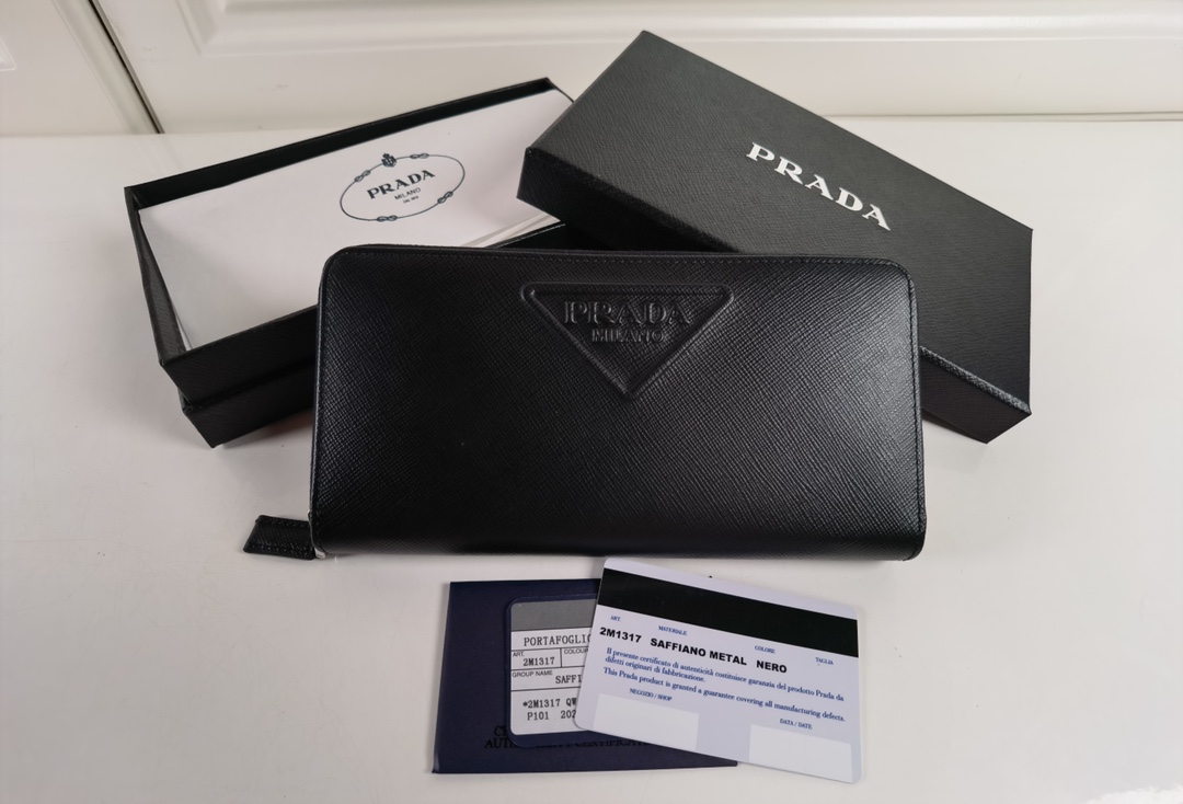 Prada wallet 10