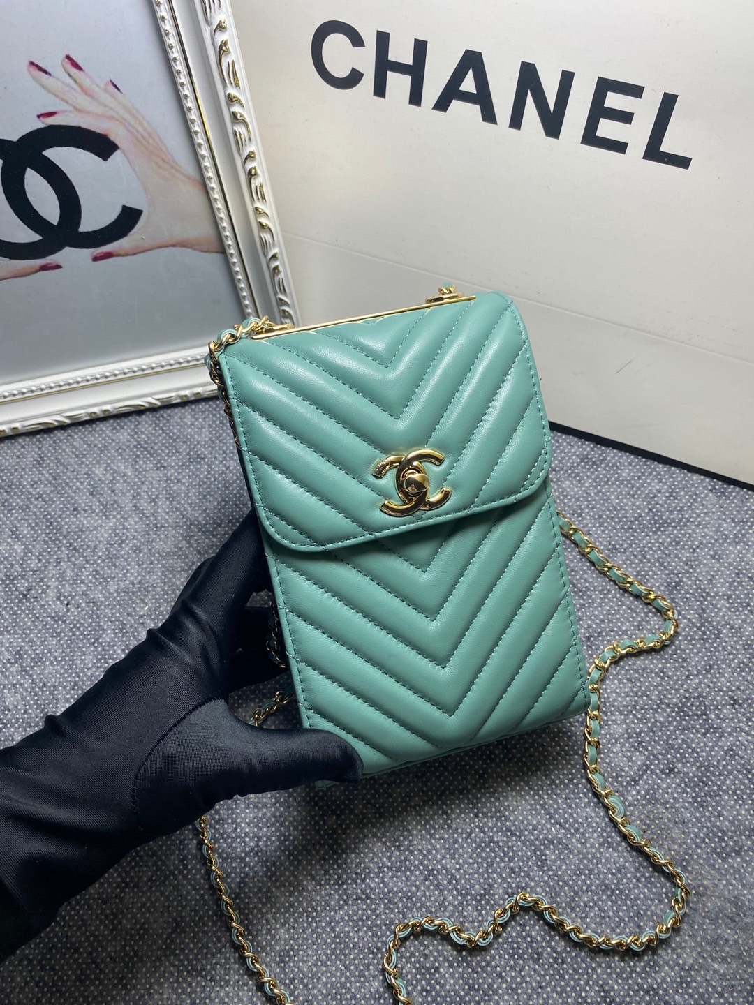 CCW738