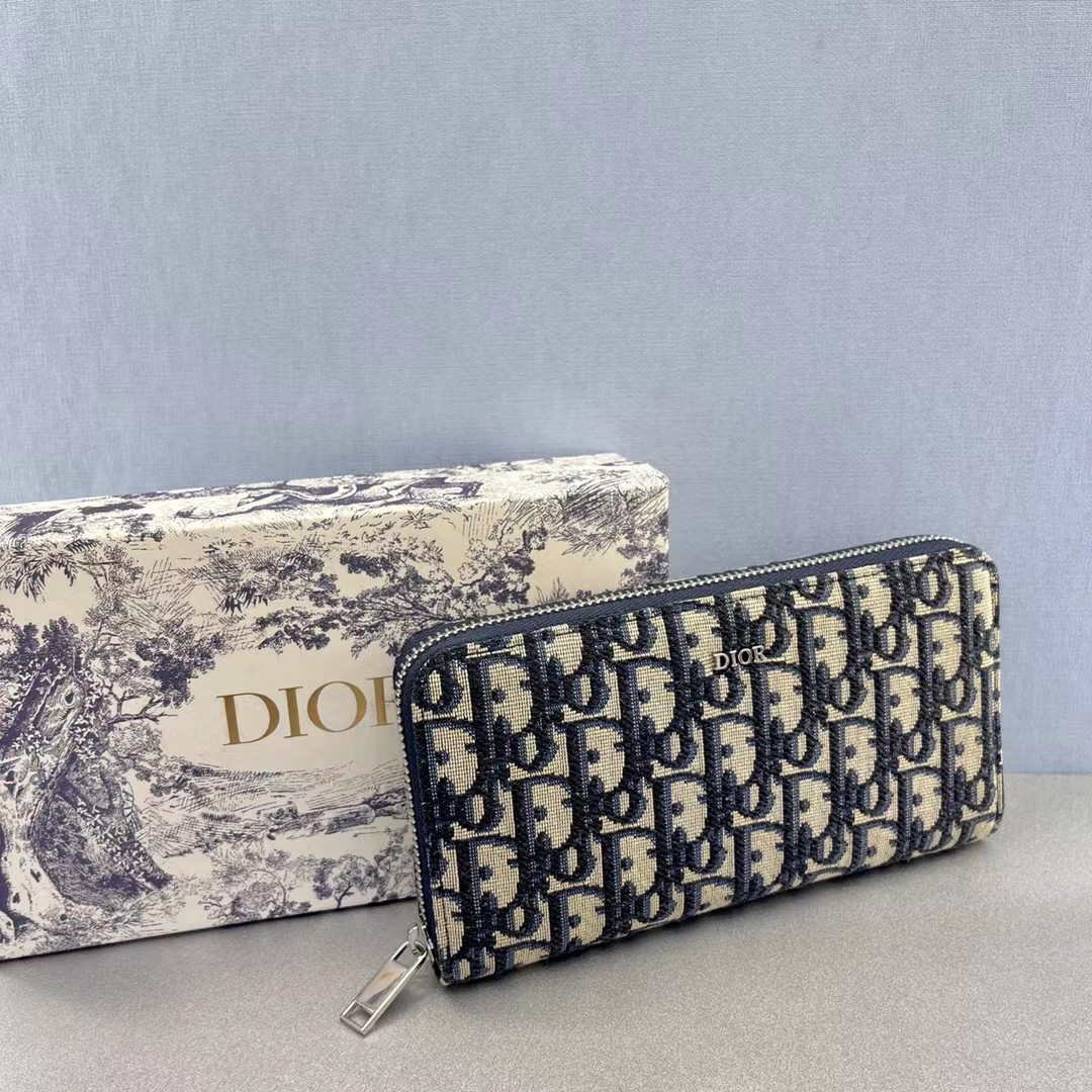 Dior wallet55
