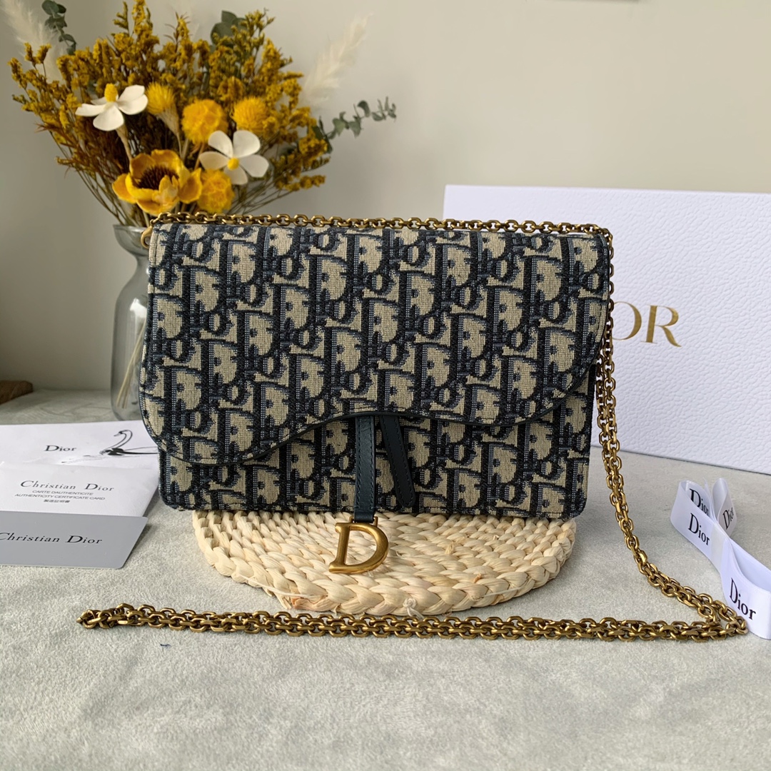 Dior wallet23
