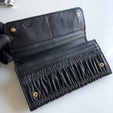 Prada wallet 38