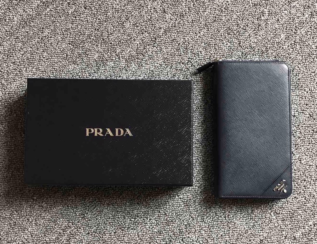 Prada wallet 125