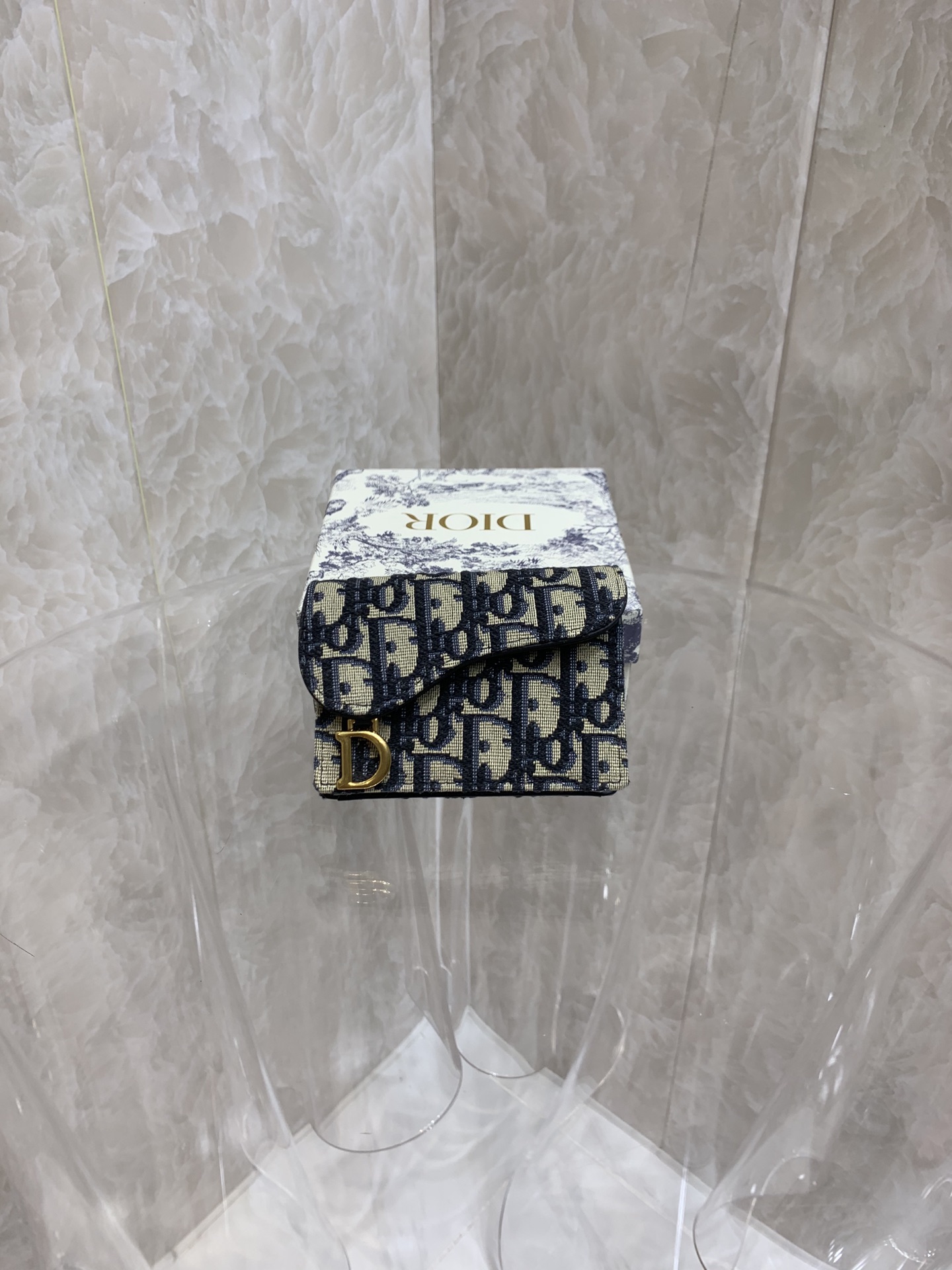 Dior wallet83