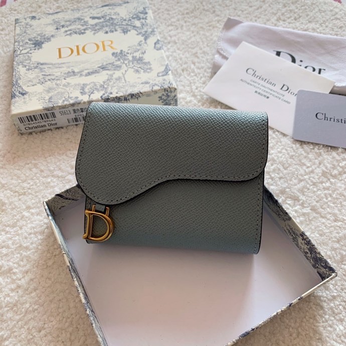 Dior wallet33