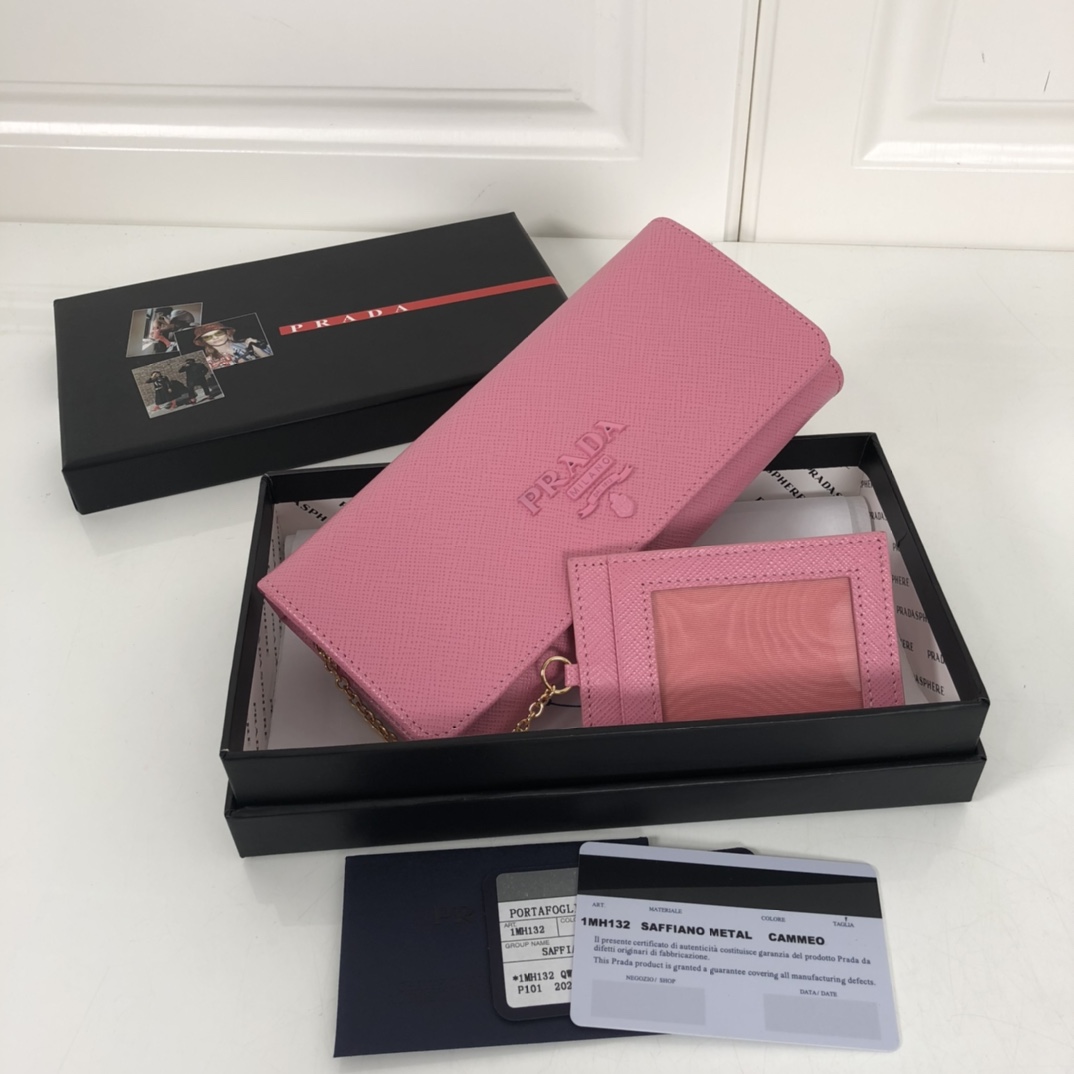 Prada wallet 41