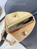 M82886