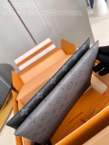 M82598