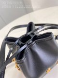 M82886