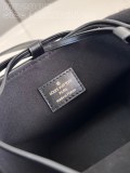 M82885