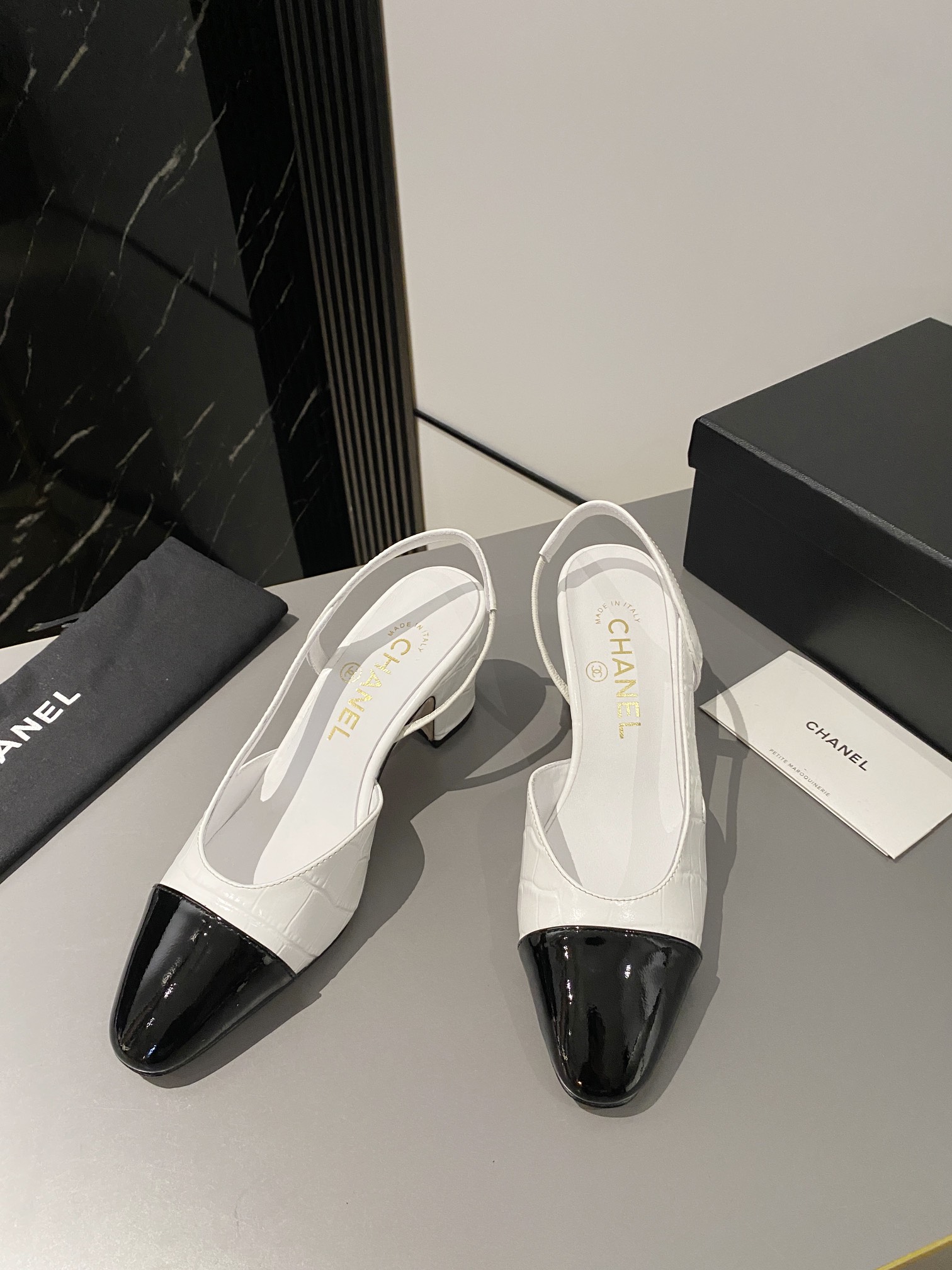 Chanel Shoes391