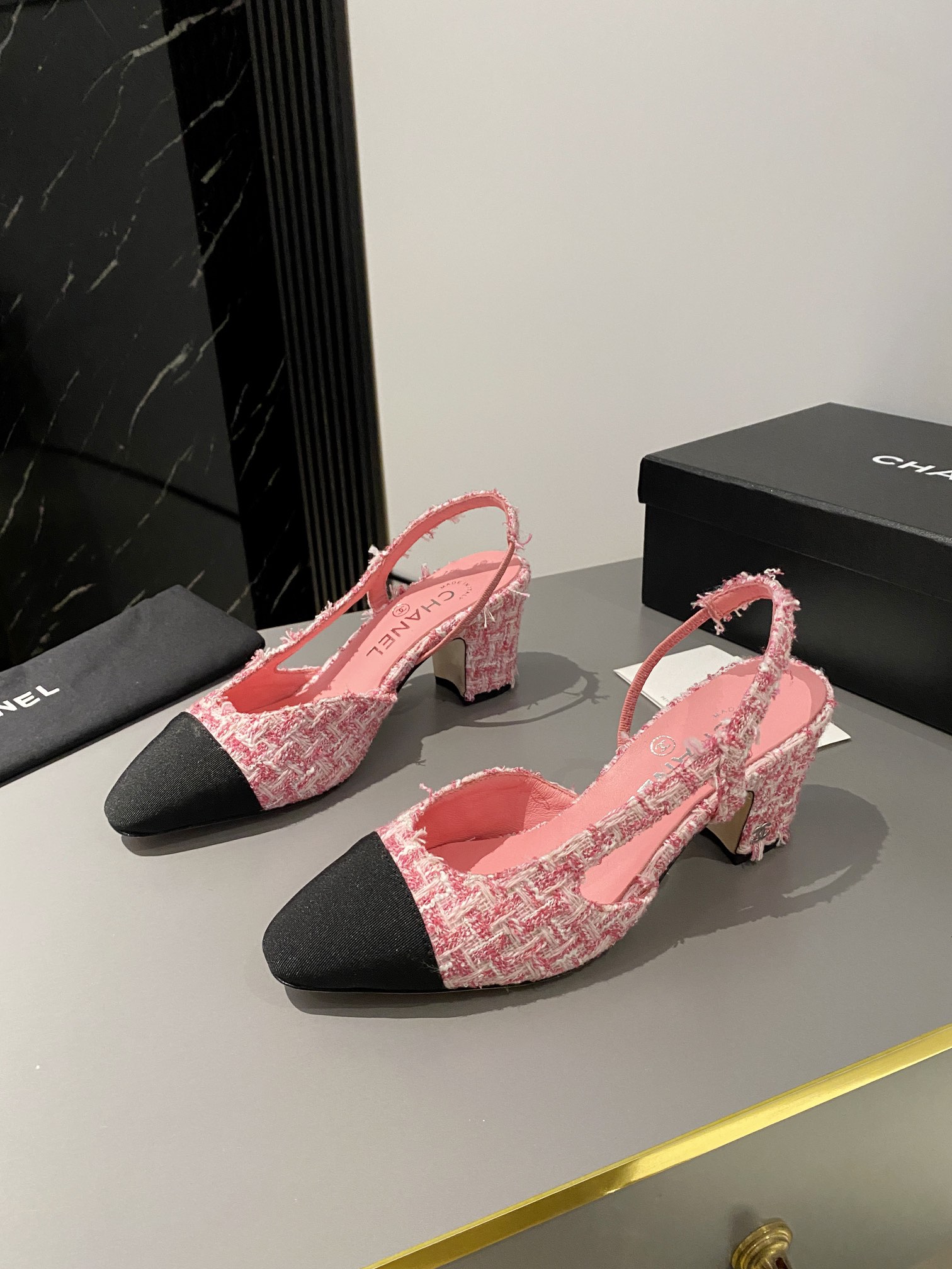 Chanel Shoes382