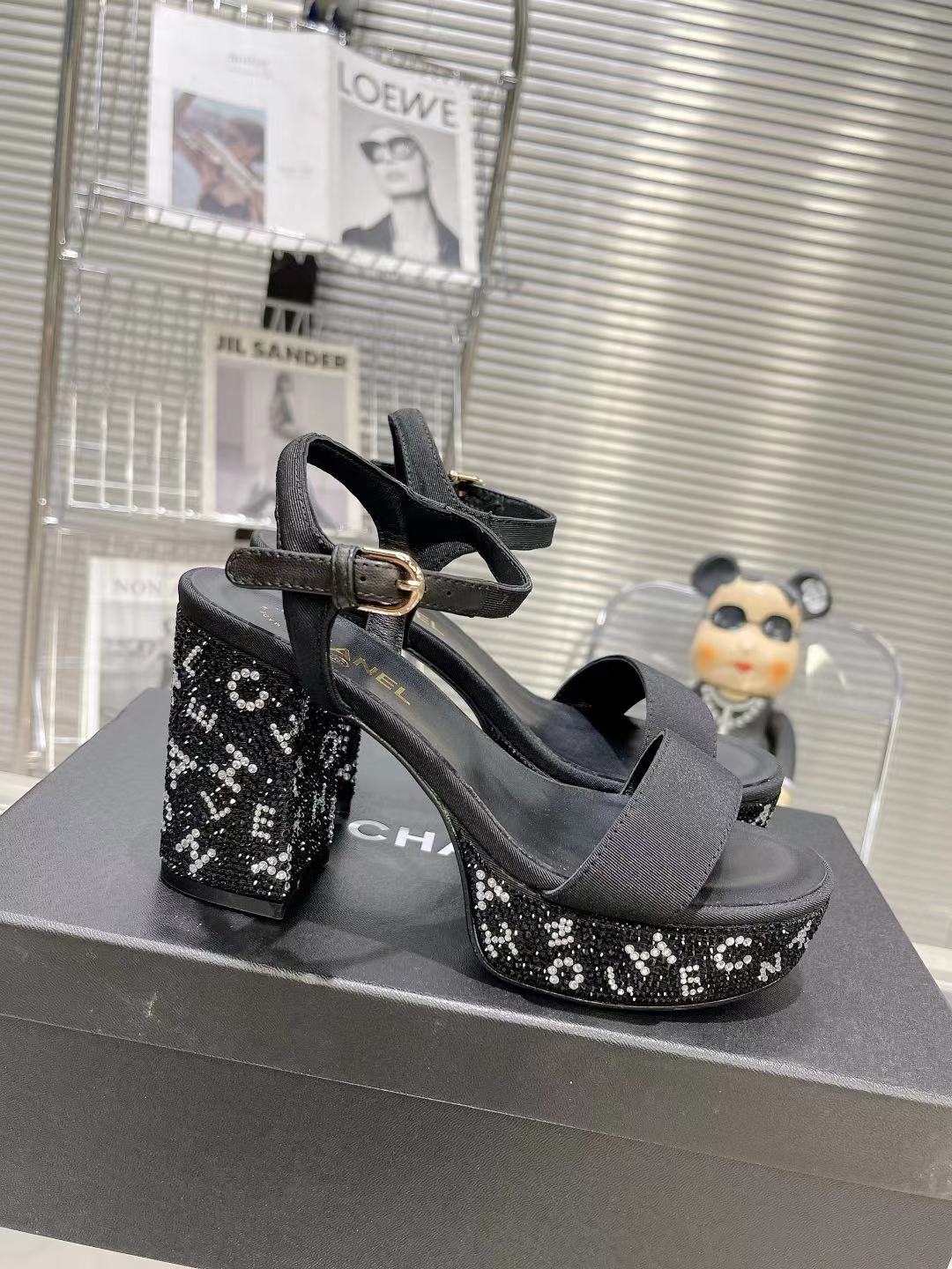 Chanel Shoes373