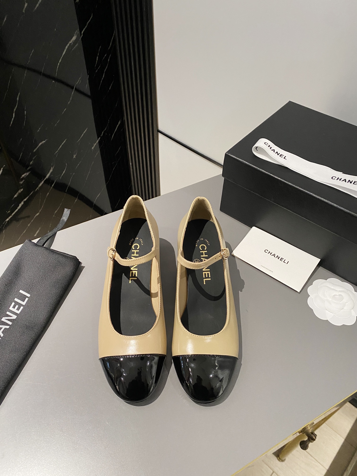 Chanel Shoes325