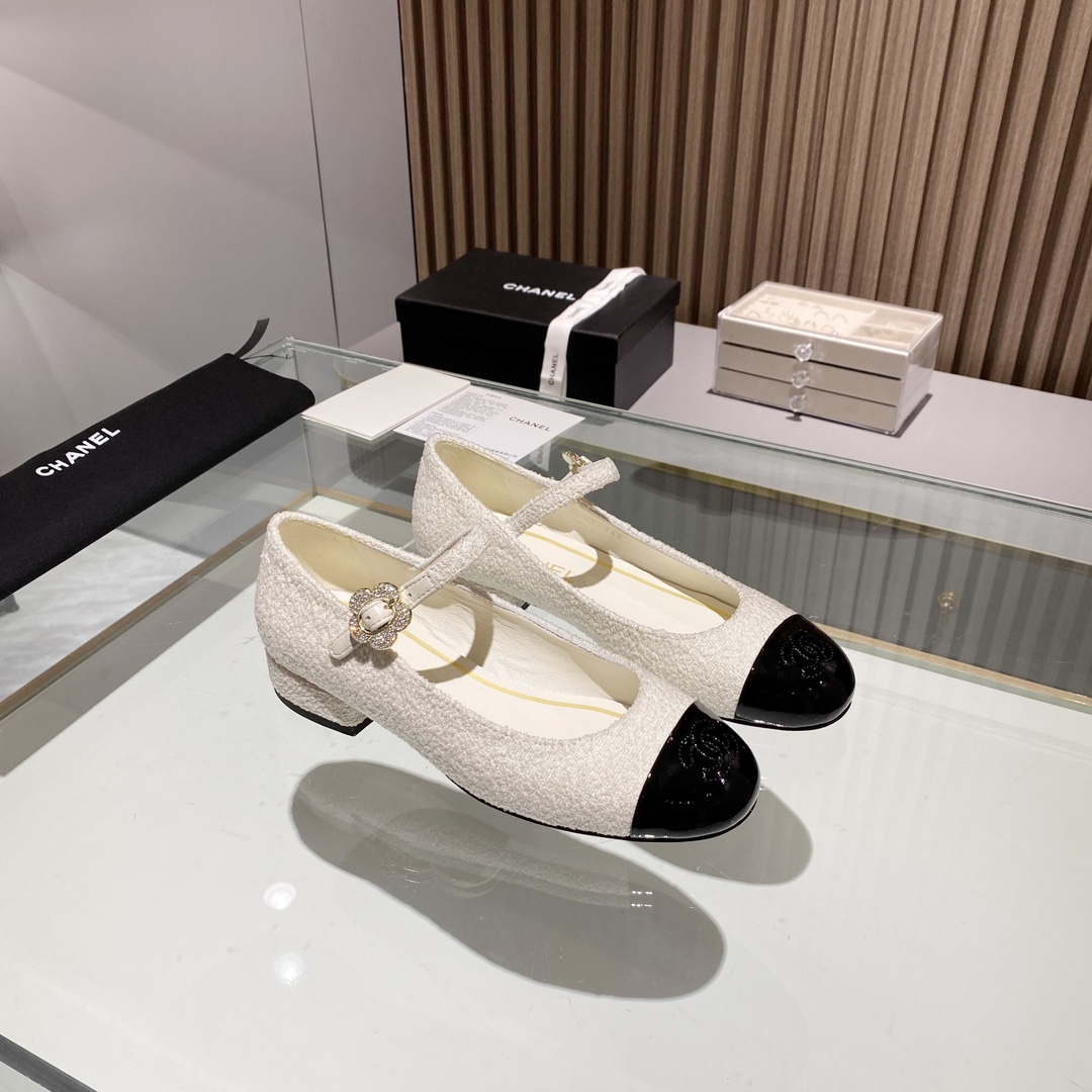 Chanel Shoes303
