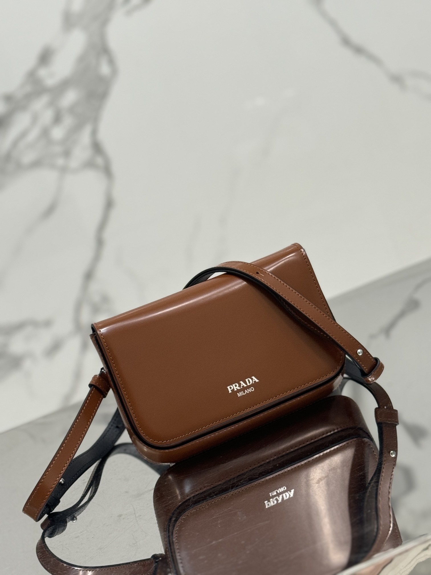 Prada 18*12.5*2.5cm 2VD061