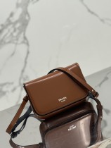 Prada 18*12.5*2.5cm 2VD061