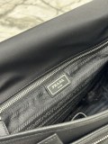 Prada 32x 24x 12cm 2VD768