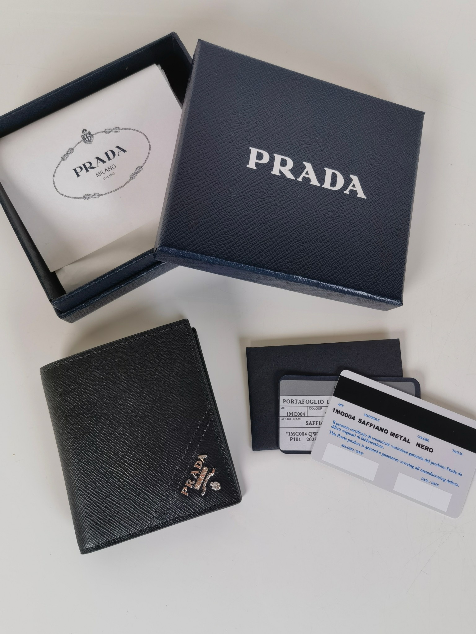 Prada Portafoglio 2MO004 9cm x 10cm