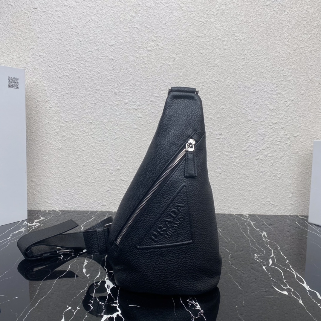 Prada 2VZ098 17x 32x 6.5cm