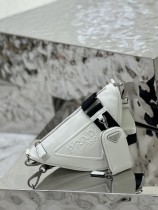 Prada 26×14×12cm 1BH190