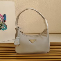 Prada HOBO 1NE515 23x13x5cm