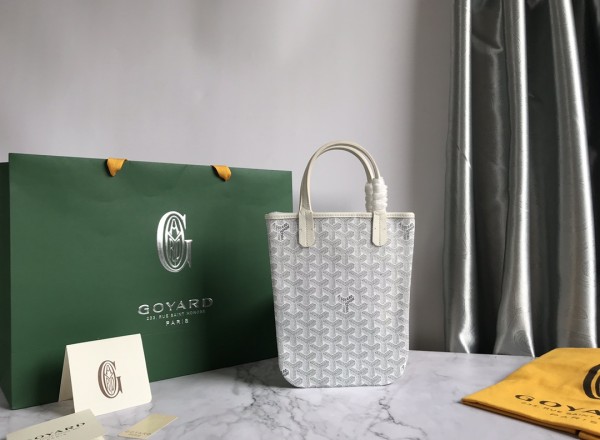 GOYARD Poitiers 020187 21x24cm