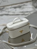 Prada 18x 11.5x 7.5cm 1BH202