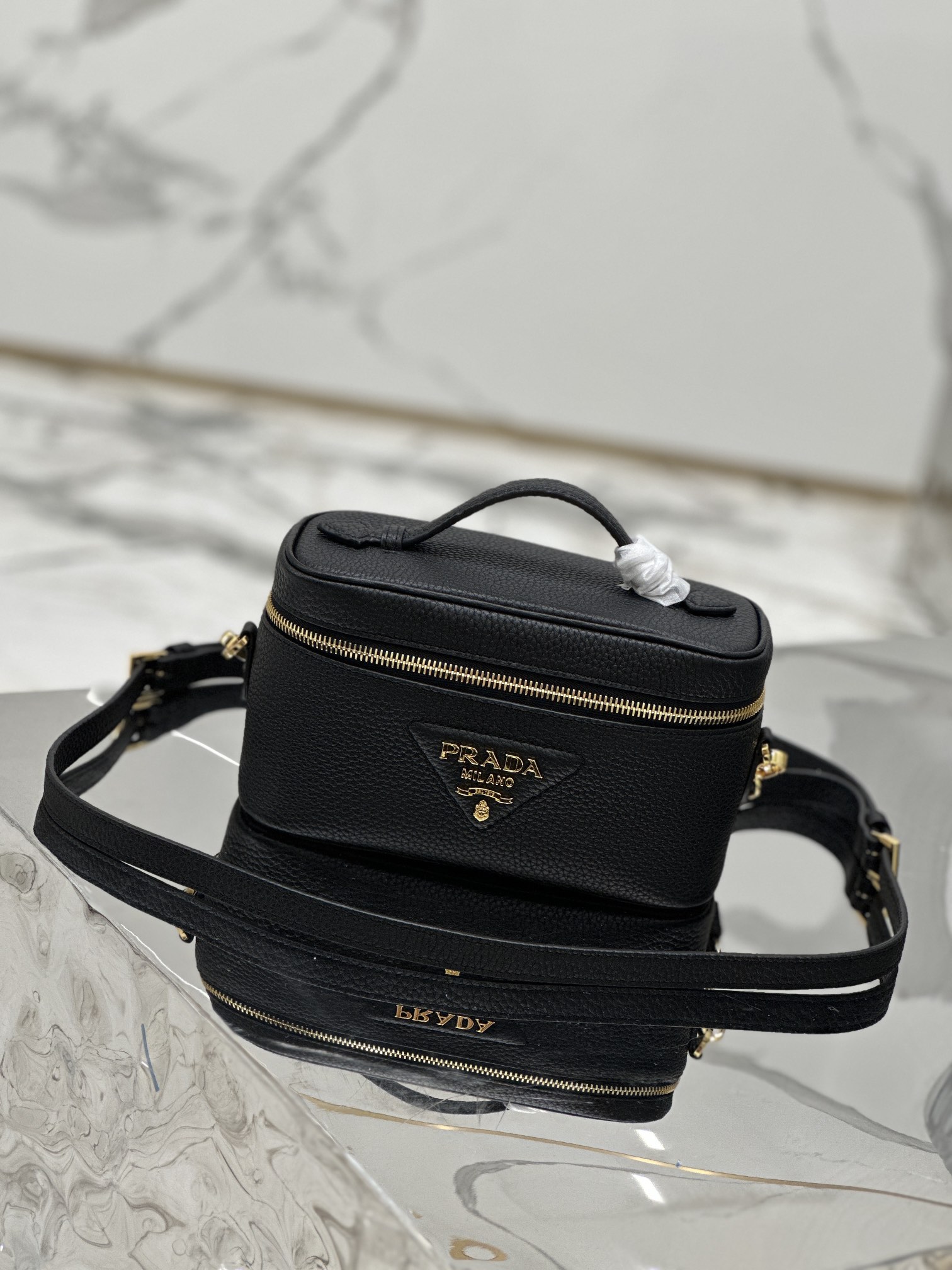 Prada 18x 11.5x 7.5cm 1BH202