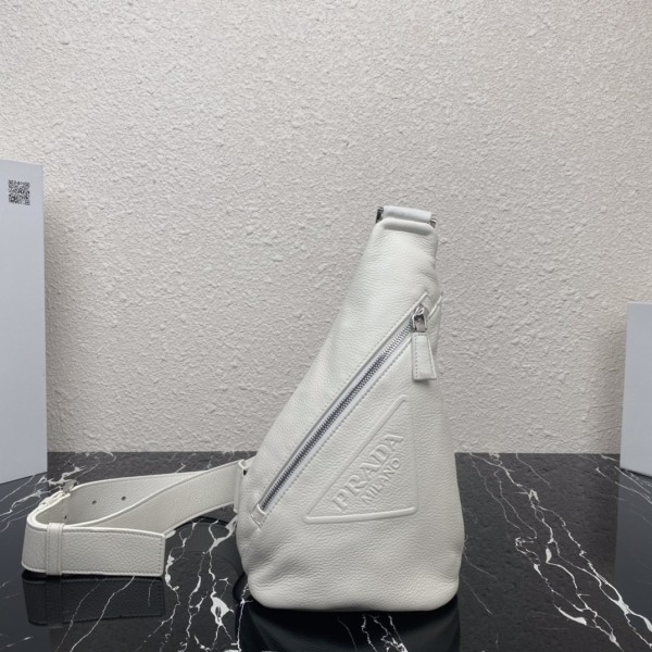 Prada 2VZ098 17x 32x 6.5cm