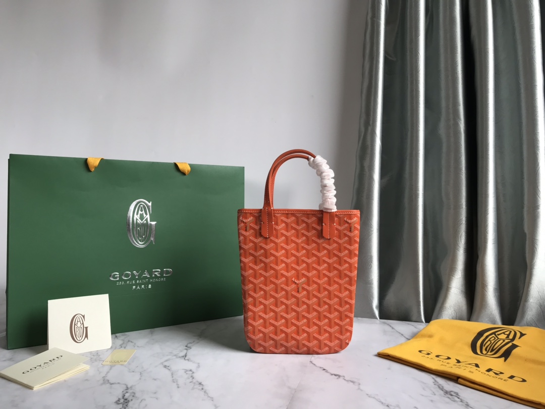 GOYARD Poitiers 020187 21x24cm
