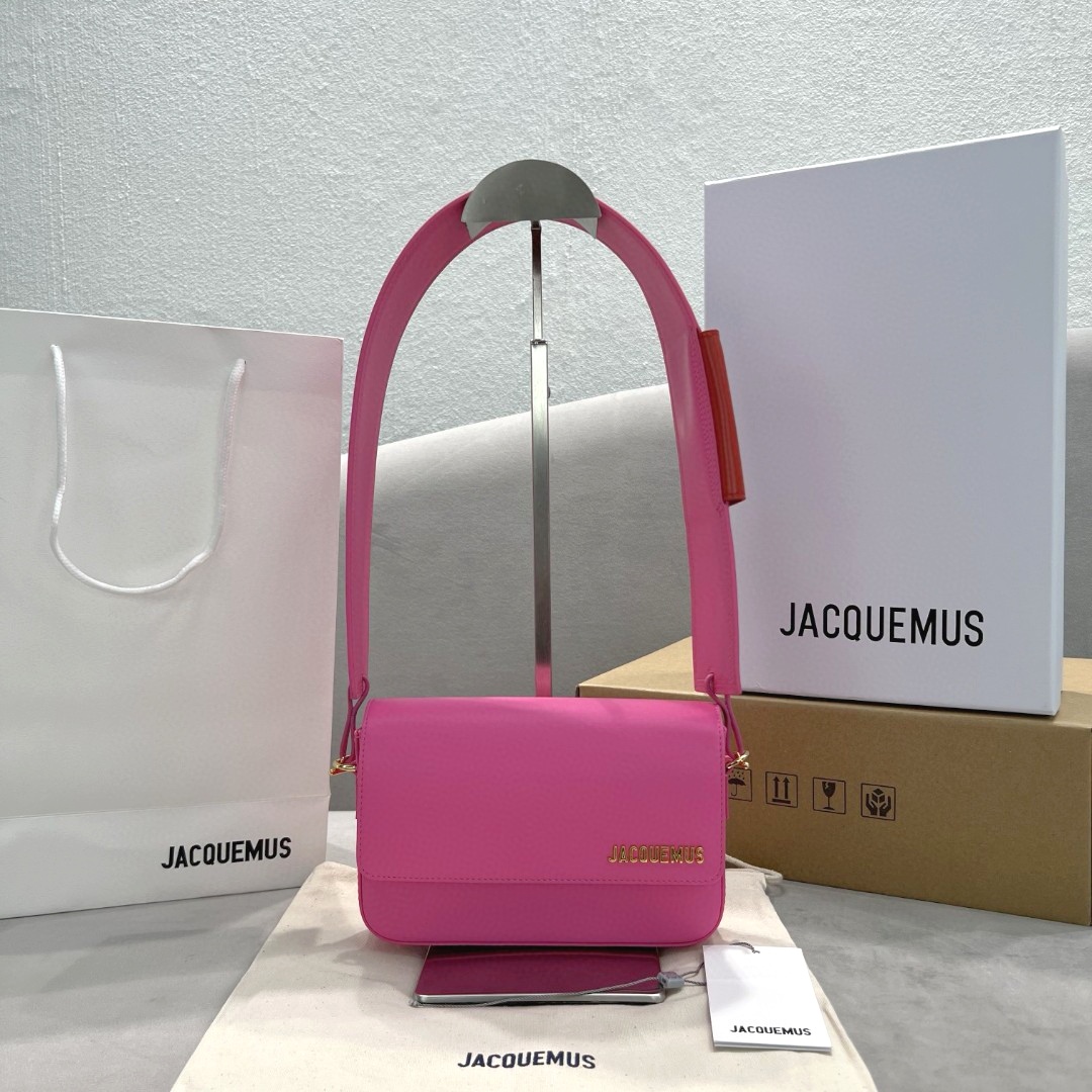 Jacquemus modello: 2038 19x 13x 3.5cm