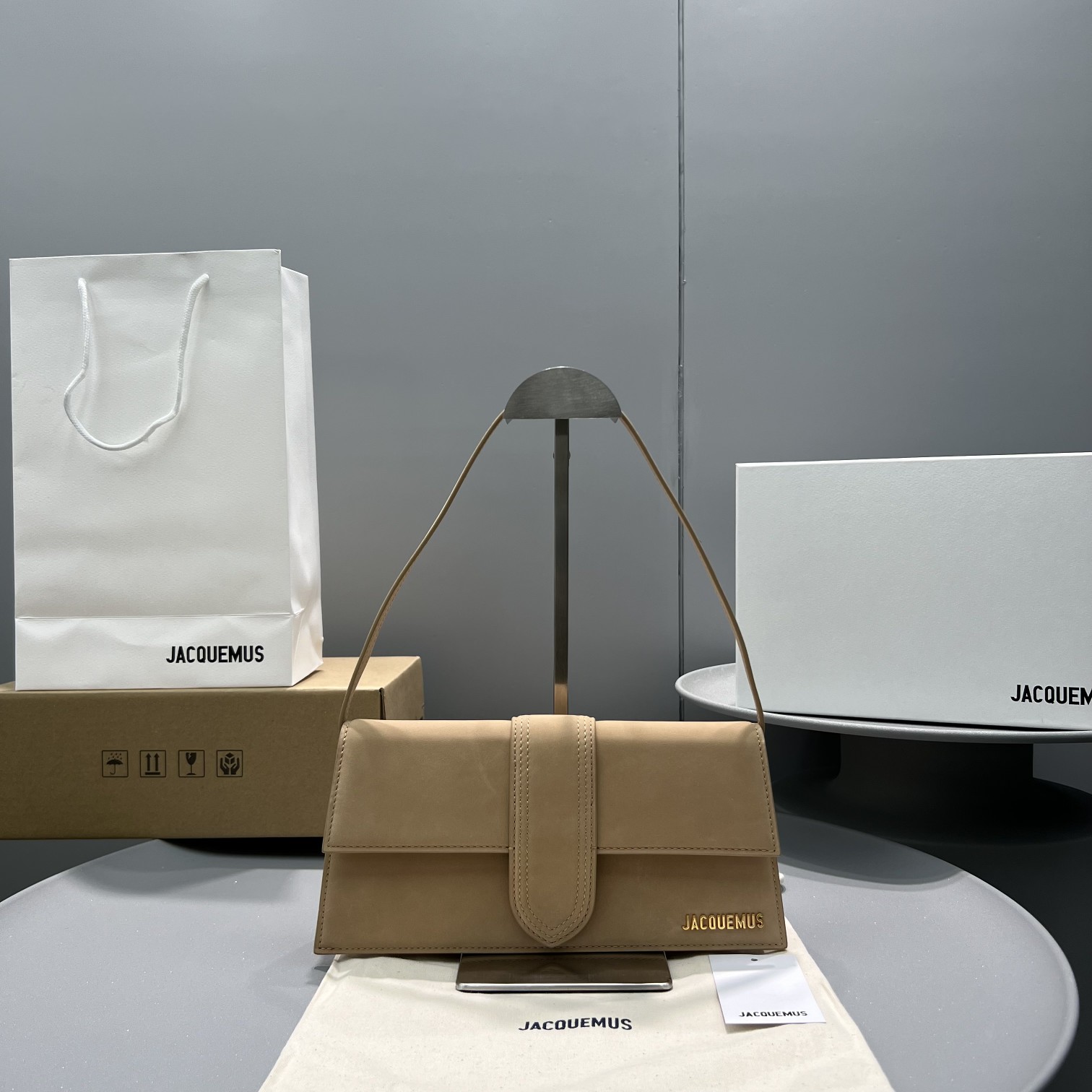 Jacquemus modello: 2036 28x 13,5x 6 cm