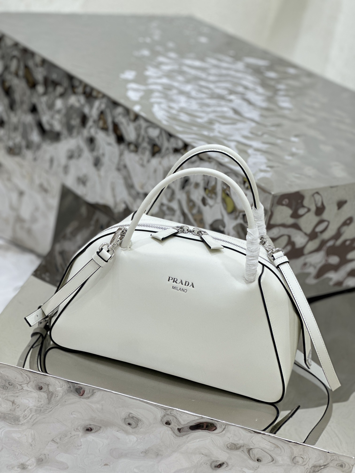 Prada 31×16×13.5cm 1BA365