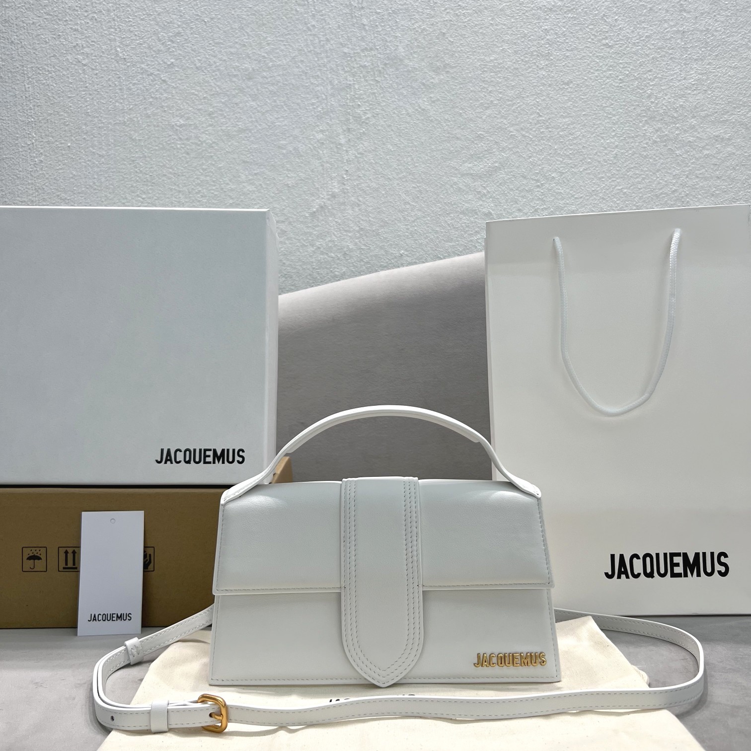 Jacquemus modello: 2056 24x13x7cm / 18x6x7cm