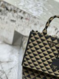 Prada 28x 22x 9cm 1BA354